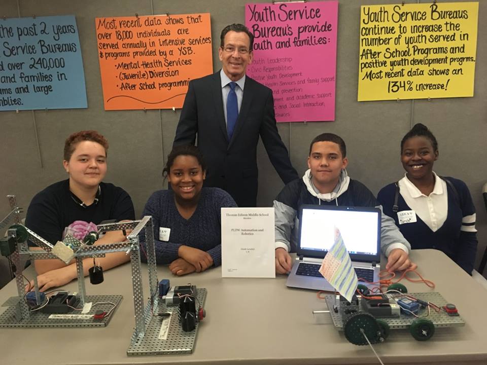 Thomas Edison Middle School students with Connecticut Governor Dannel Malloy