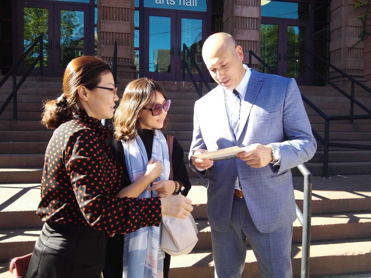 Qindao No. 2 High School delegates and ACES ECA Principal Jason Hiruo