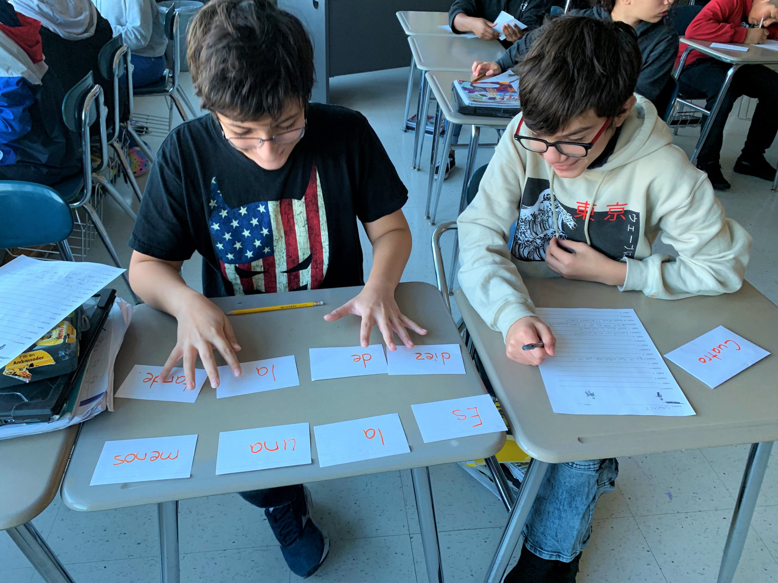 Students arranging vocabulary flash cards